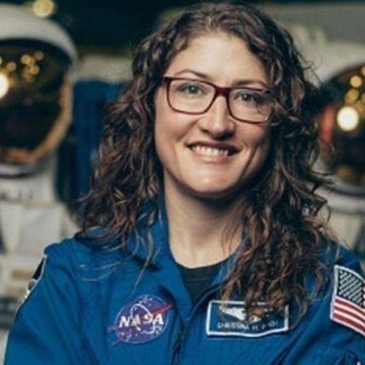 فضانورد زن رکورددار حضور در فضا به زمین بازمی‌گردد