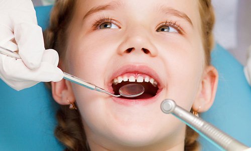 ارائه خدمات رايگان دندانپزشکی به دانش‌آموزان