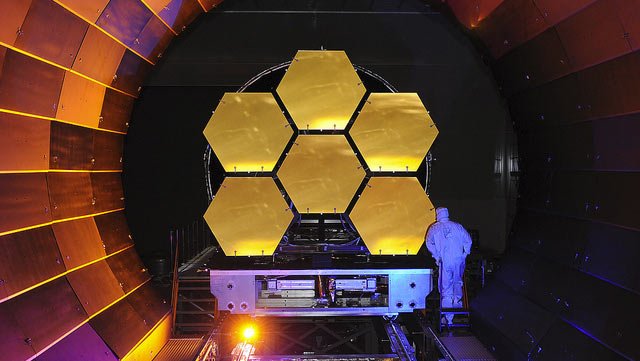 تلسکوپ فضایی جیمز وب ناسا به راه اندازی نزدیک شد
