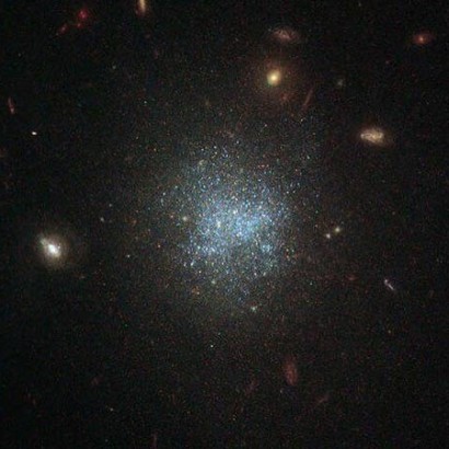 کهکشان کم نور