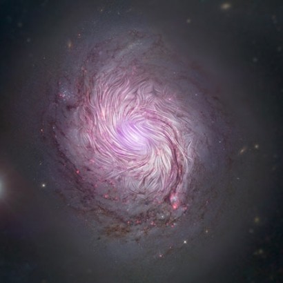 میدان‌مغناطیسی نقش مهمی در شکل ِ مارپیچی کهکشان دارد