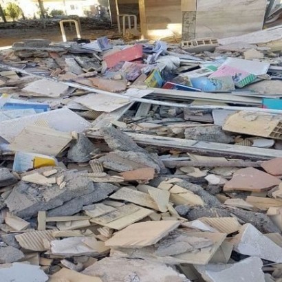 دانش آموزان زلزله زده در مدارس سیار مشغول به تحصیل شده اند