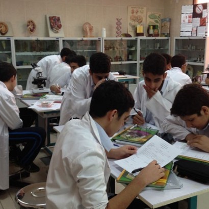 تفکیک دانش‌آموزان علاقه‌مند به کار آزمایشگاهی