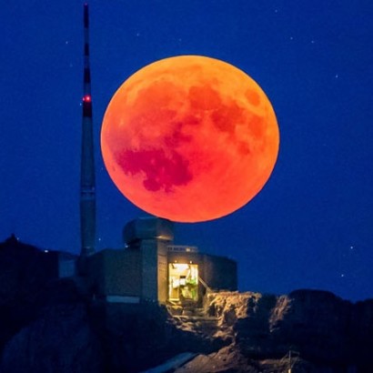 دیدنی‌ترین تصاویر ماه گرفتگی اخیر از گوشه و کنار جهان
