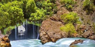 آبشار تخت سلیمان یا آب ملخ
