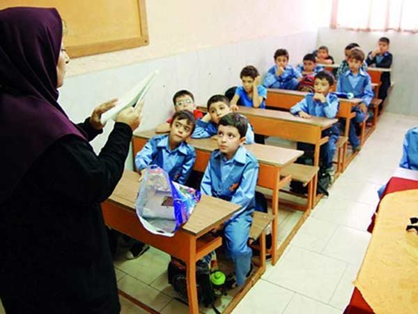 مدارس روز 21 بهمن تعطیل نیست
