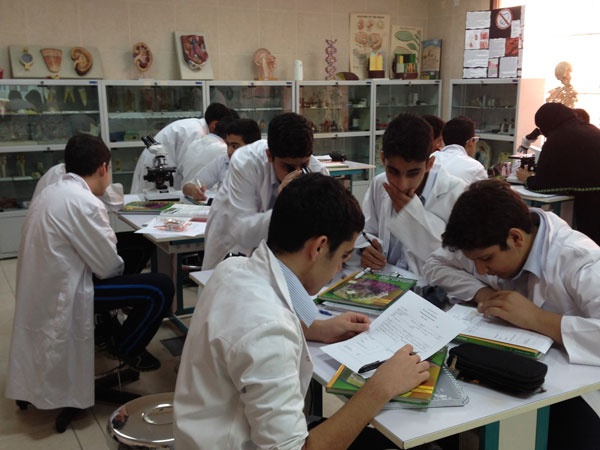 تفکیک دانش‌آموزان علاقه‌مند به کار آزمایشگاهی