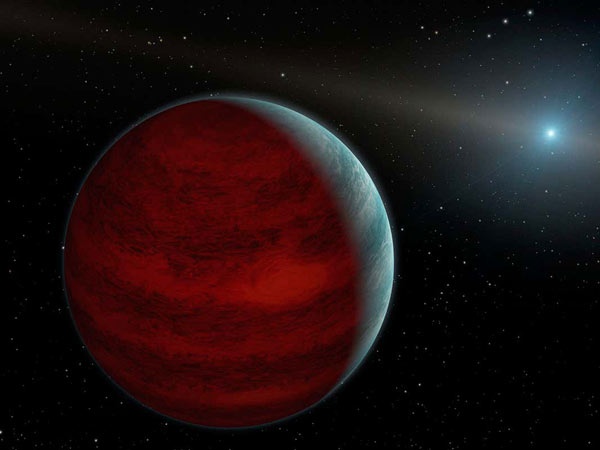 کشف سیاره‌ای که از ستاره‌اش بزرگتر است
