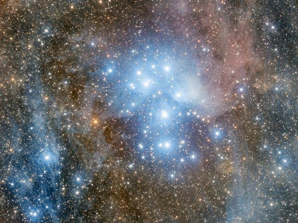 نمایی دیدنی از خوشه ستاره‌ای پروین
