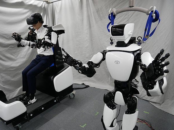 تویوتا از نسخه جدید ربات انسان‌نمای خود رونمایی کرد