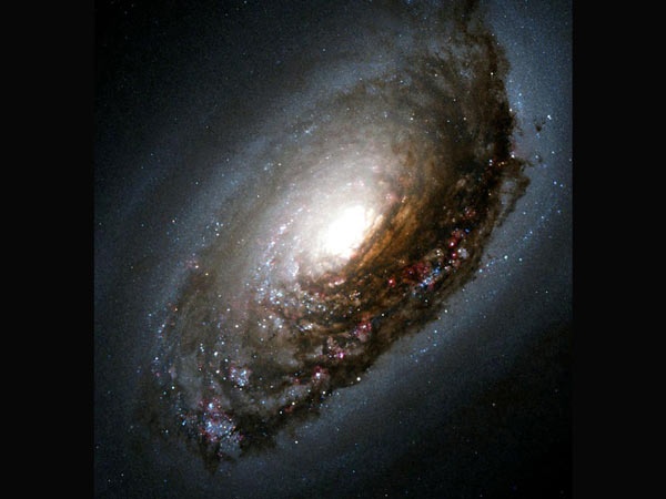 برخورد جالب سه ابر سیاه چاله در فضا