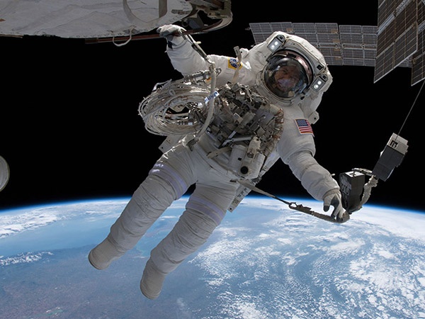 فضانوردان ناسا 234 راهپیمایی فضایی را انجام دادند.