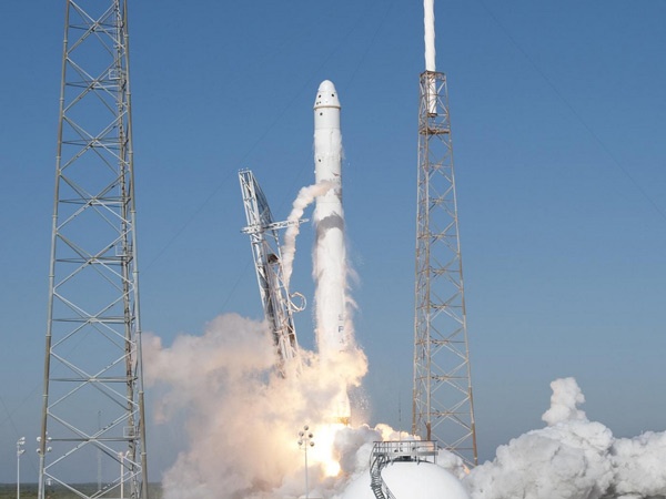 اسپیس ایکس دسته بیست‌ویکم ماهواره‌های استارلینک را با موفقیت پرتاب کرد