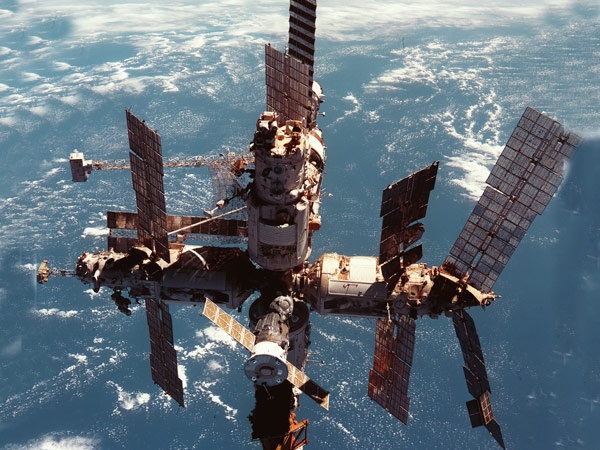 در این روز 31مه 1990،ماژول کریستال به ایستگاه فضایی میر پرتاب شد