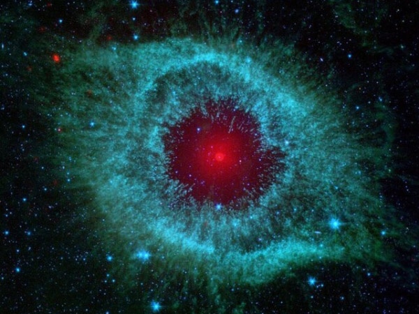 سحابی هلیکس از نگاه تلسکوپ اسپیتزر