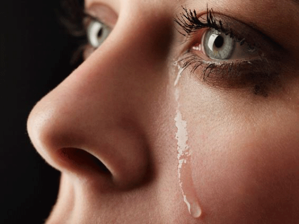 علت اصلی شوری اشک چشم انسان