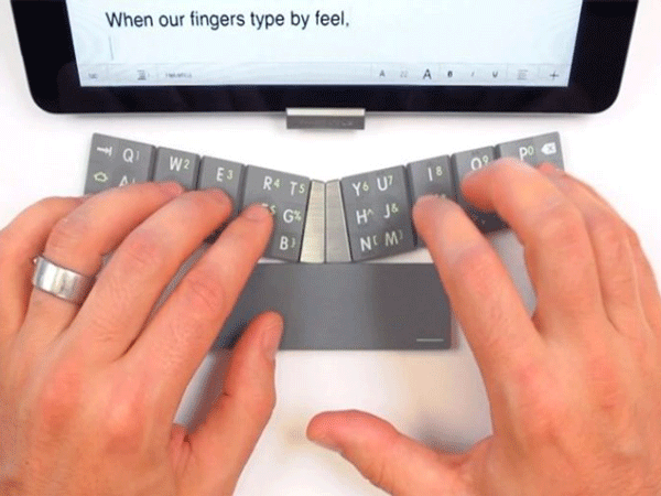 با TextBlade، کوچک‌ترین کیبورد لمسی دنیا آشنا شوید