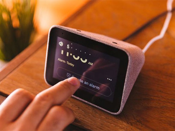 ساعت رومیزی هوشمند لنوو مجهز به دستیار گوگل است