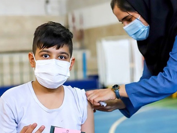 تزریق دُز یادآور واکسن کرونا برای دانش‌آموزان بالای 12 سال