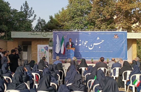 زنگ آغاز تحصیلی متوسطه اول به صدا درآمد/تحصیل ۹۴ هزار دانش آموز تهرانی در پایه هفتم