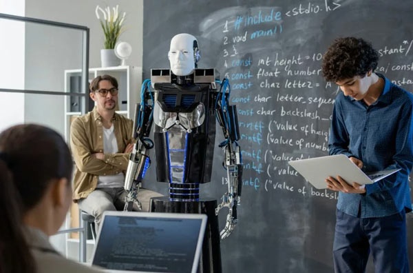 غول‌های فناوری برای آموزش هوش مصنوعی به معلمان میلیون‌ها دلار سرمایه‌گذاری می‌کنند