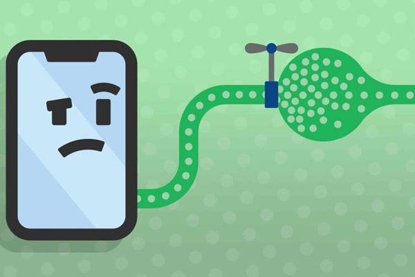 چرا گوشی‌ها عمداً کند می‌شوند