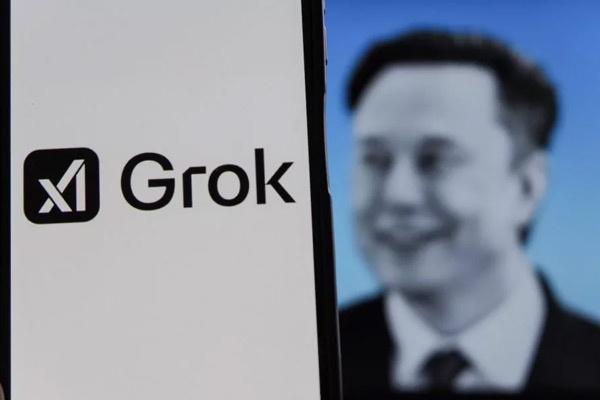 عشق عجیب گراک به خالق خود