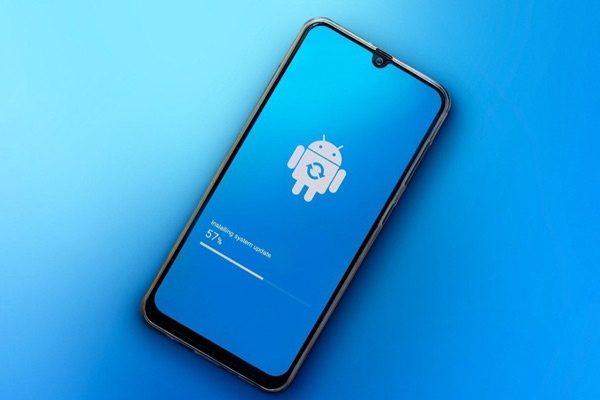 تفاوت به‌روزرسانی و ارتقا گوشی چیست