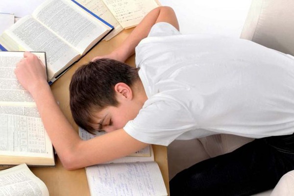 خوراکی‌های مفید برای شب امتحان