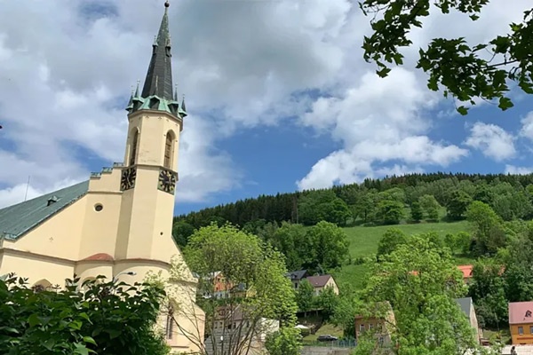 دلار اینجا متولد شده است