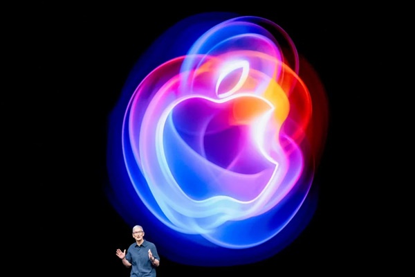مدیر هوش مصنوعی اپل پس از شکست در عرضه نسخه جدید سیری استعفا داد.