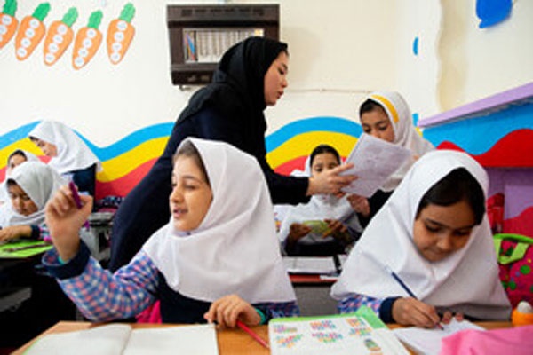 کاهش ۵۰ درصدی ثبت‌نام دانش‌آموزان اتباع در مدارس تهران؛ کمتر از ۳۰ هزار نفر امسال ثبت‌نام شدند